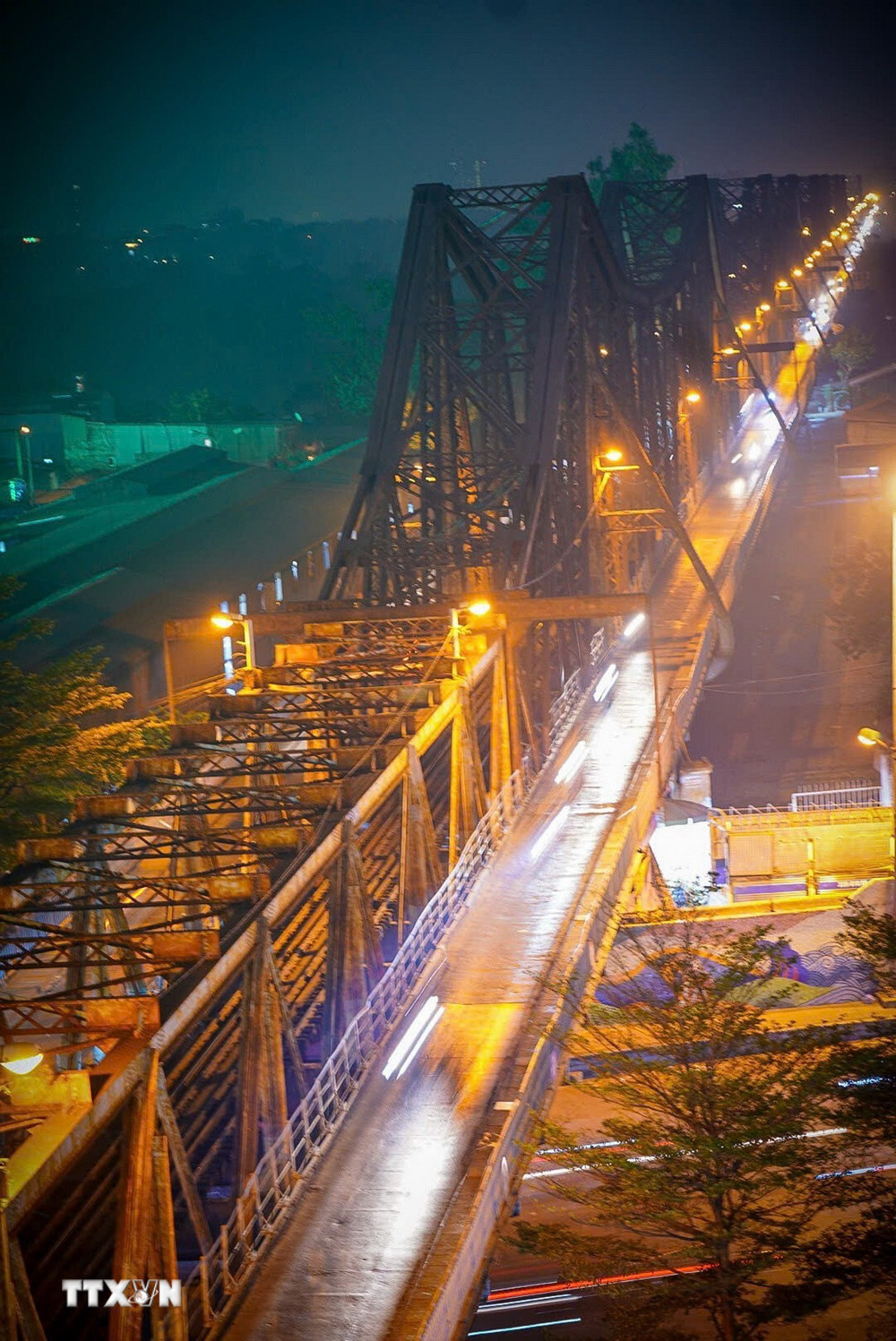 ttxvn-cau-long-bien-13.jpg