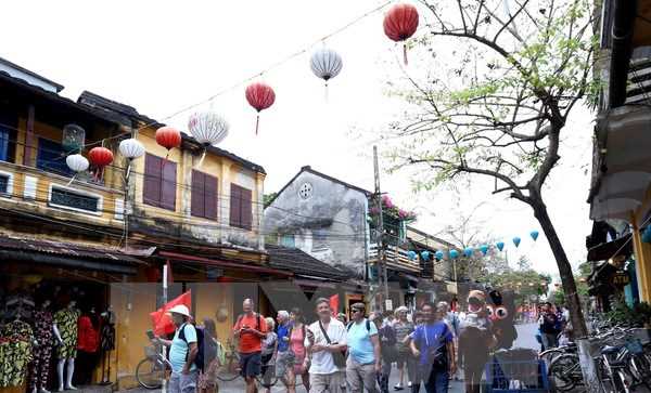 Việt Nam có khả năng đạt mục tiêu đón 13 triệu khách quốc tế năm 2017