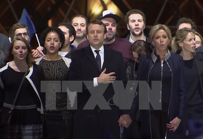 ttxvn0805macronchucmung08052017090136.jpeg