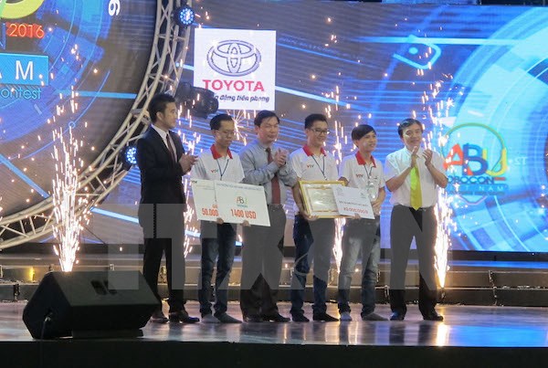 Đội LH-FF của Đại học Lạc Hồng vô địch Robocon năm 2016 Đội LH-FF của Đại học Lạc Hồng vô địch Robocon năm 2016