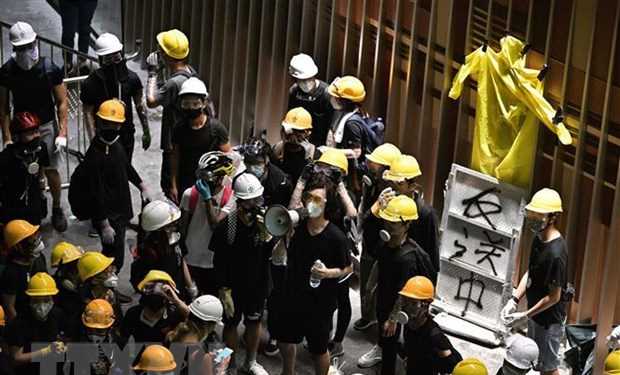 Hong Kong: Biểu tình cực đoan tại Văn phòng Liên lạc của Trung Quốc