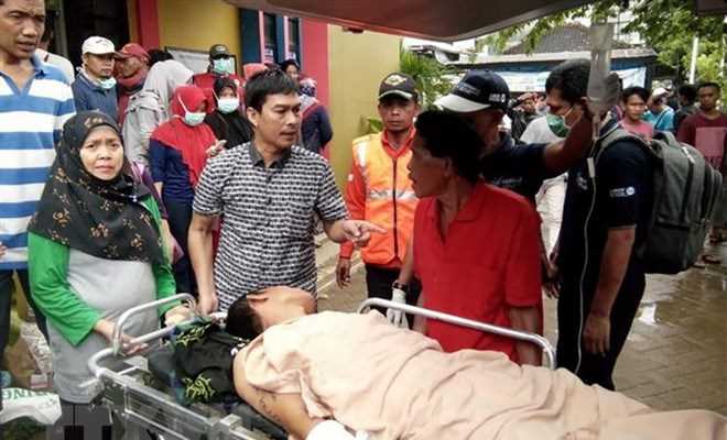 Sóng thần ở Indonesia: Con số thương vong đã tăng lên hơn 1.000 người