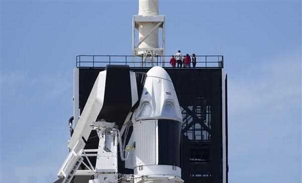 SpaceX phóng 60 vệ tinh cung cấp Internet tốc độ cao cho toàn thế giới SpaceX phóng 60 vệ tinh cung cấp Internet tốc độ cao cho toàn thế giới