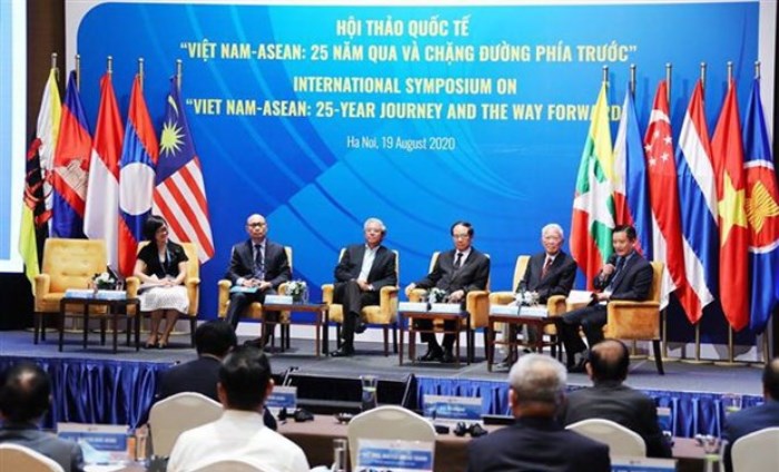 Việt Nam-ASEAN: 25 năm qua và chặng đường phía trước Việt Nam-ASEAN: 25 năm qua và chặng đường phía trước