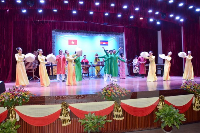 Khai mạc Tuần văn hóa Việt Nam tại Campuchia năm 2016