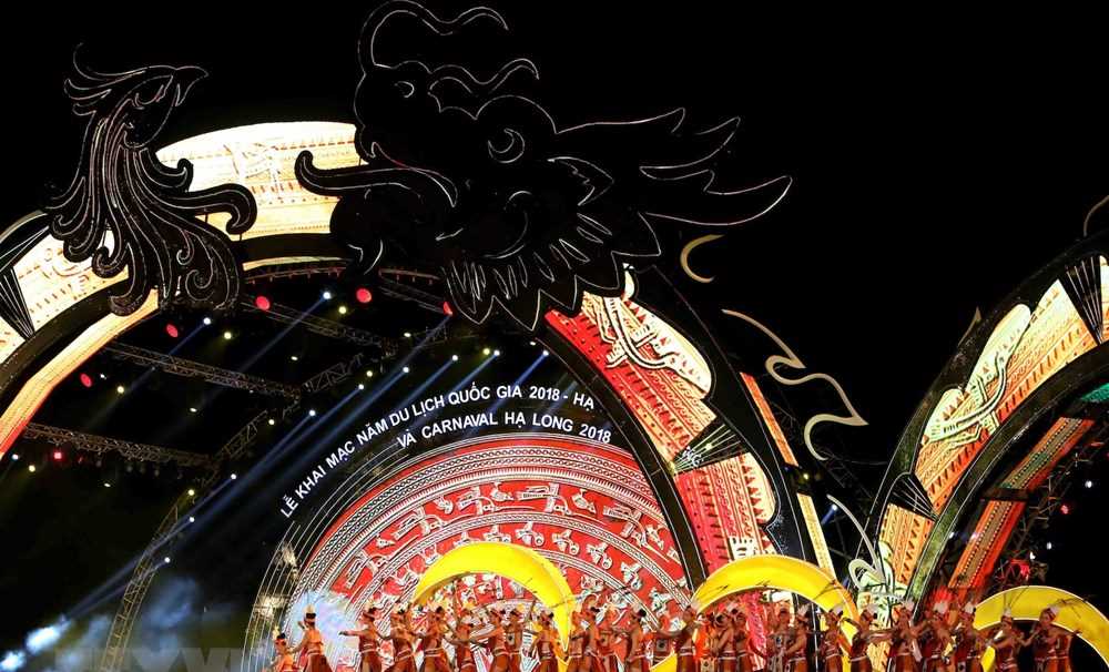 Bữa tiệc nghệ thuật rực rỡ sắc màu Đêm Carnaval Hạ Long Bữa tiệc nghệ thuật rực rỡ sắc màu Đêm Carnaval Hạ Long
