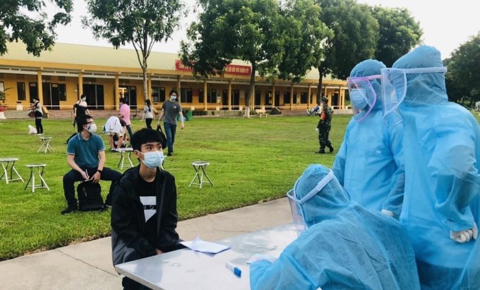 Dịch COVID-19: Đưa hơn 340 công dân Việt Nam từ Angola về nước