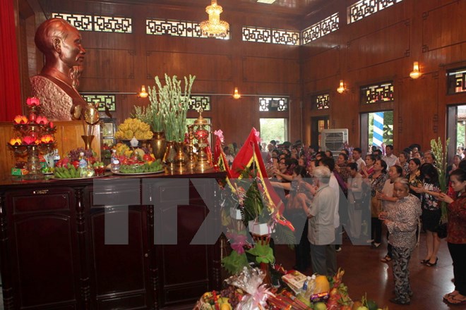Lượng du khách về thăm quê Bác tăng đột biến Lượng du khách về thăm quê Bác tăng đột biến
