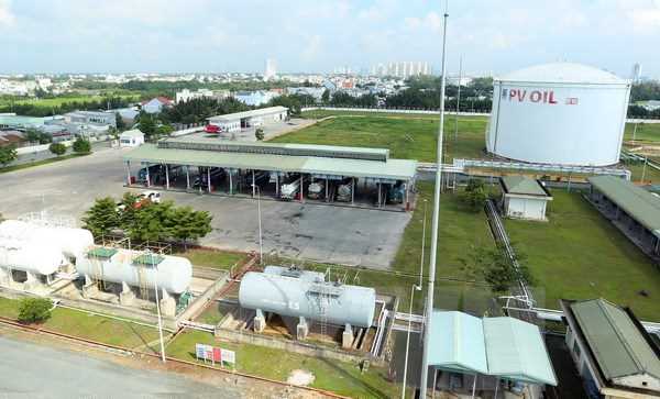 Petrolimex và PVOIL chính thức bán xăng E5 RON 92 trên toàn quốc Petrolimex và PVOIL chính thức bán xăng E5 RON 92 trên toàn quốc
