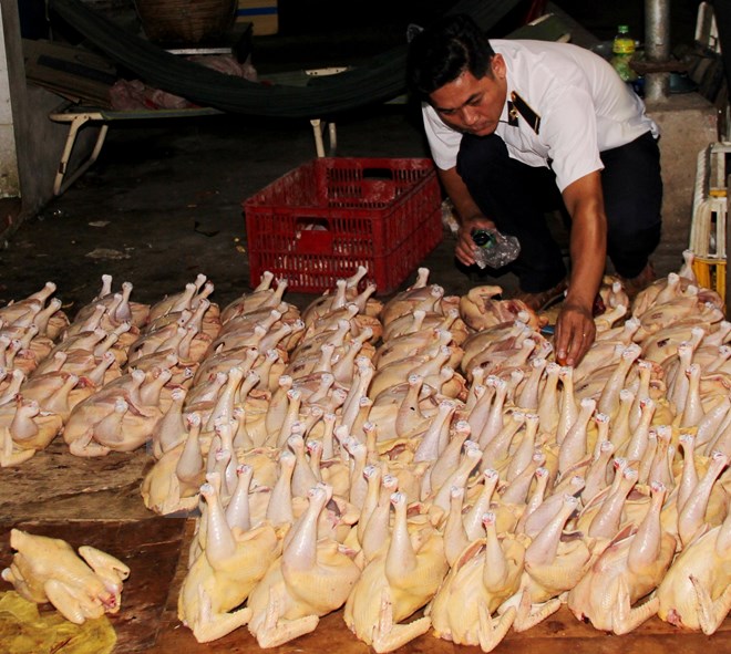 Liên ngành “bắt tay” ngăn chặn thực phẩm bẩn dịp Tết Nguyên đán Liên ngành “bắt tay” ngăn chặn thực phẩm bẩn dịp Tết Nguyên đán