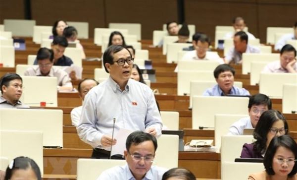 Quốc hội thảo luận về kinh tế-xã hội và ngân sách nhà nước
