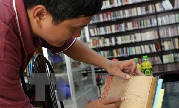 Gặp lại những cuốn sách quý xuất bản từ trước năm 1945