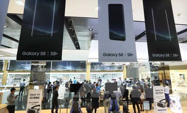 Samsung giành lại ngôi vương về điện thoại thông minh từ tay Apple