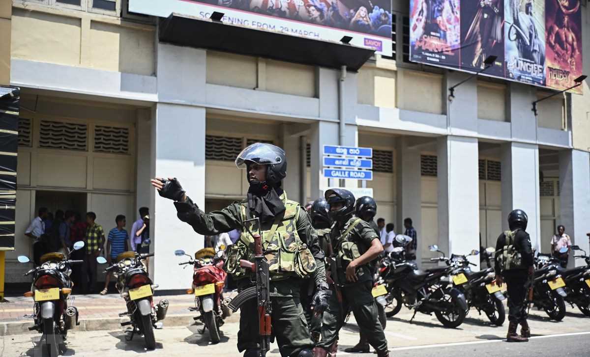 Sri Lanka bắt giữ 56 nghi can liên quan loạt vụ tấn công khủng bố Sri Lanka bắt giữ 56 nghi can liên quan loạt vụ tấn công khủng bố
