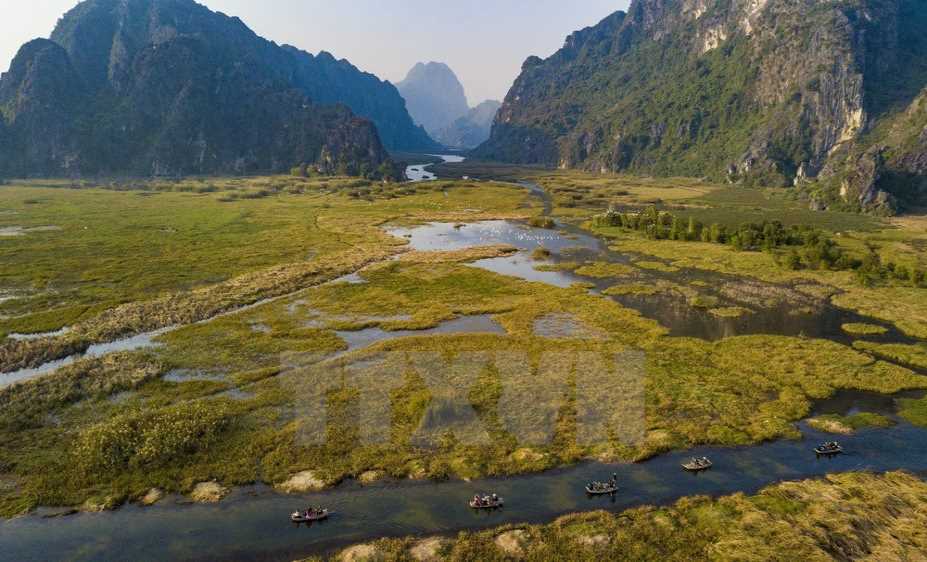 Đắm chìm trong khung cảnh nên thơ mỗi chiều về trên đầm Vân Long Đắm chìm trong khung cảnh nên thơ mỗi chiều về trên đầm Vân Long