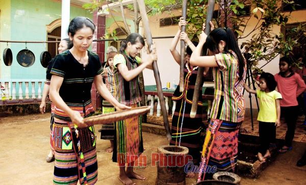 Tục Teh Bo’k và lễ quay đầu trâu của người S’tiêng