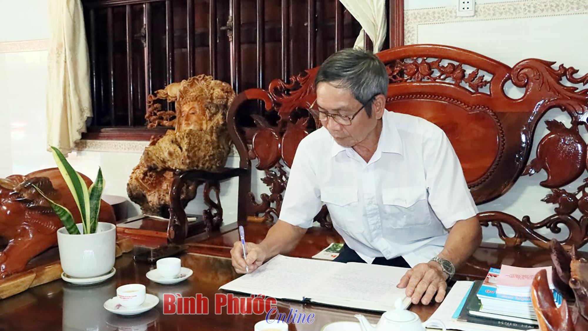Tuổi cao nêu gương sáng