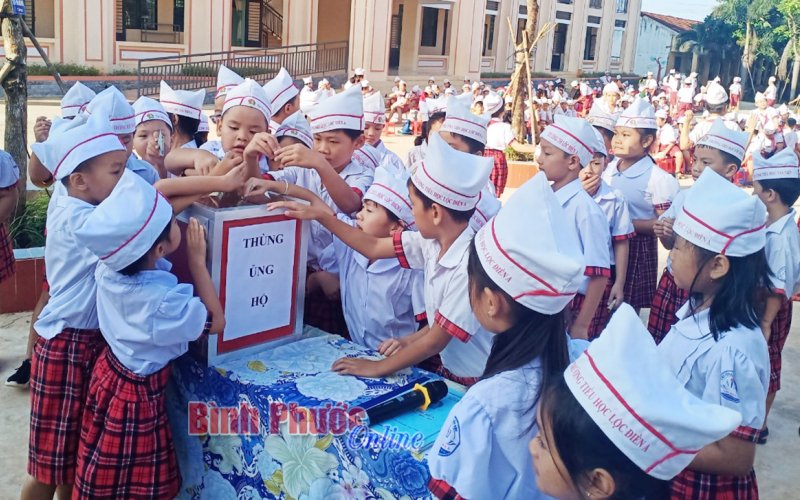Tuổi nhỏ làm việc nhỏ...