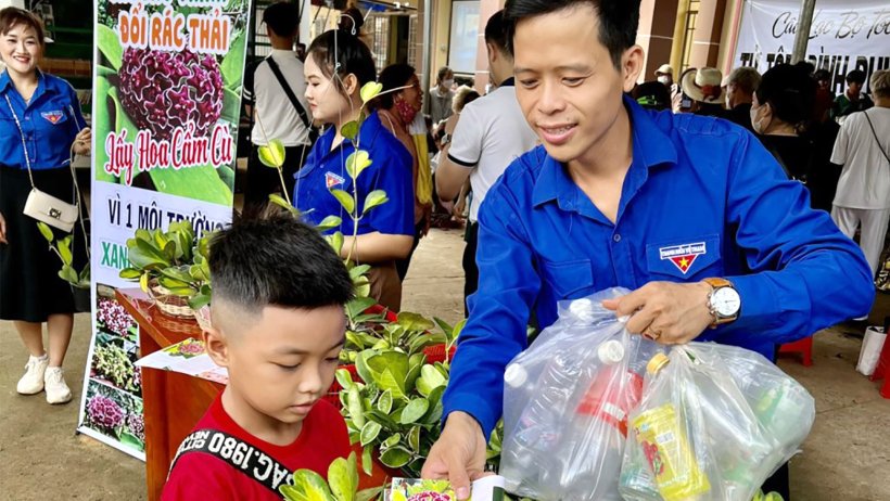 Tuổi trẻ Bình Phước lan tỏa lối sống xanh Tuổi trẻ Bình Phước lan tỏa lối sống xanh