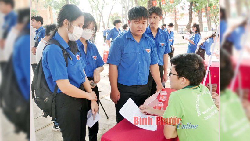 Tuổi trẻ chung tay xây đời mới