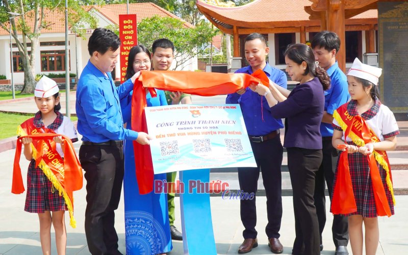 Tuổi trẻ giữ gìn bản sắc văn hóa dân tộc Tuổi trẻ giữ gìn bản sắc văn hóa dân tộc
