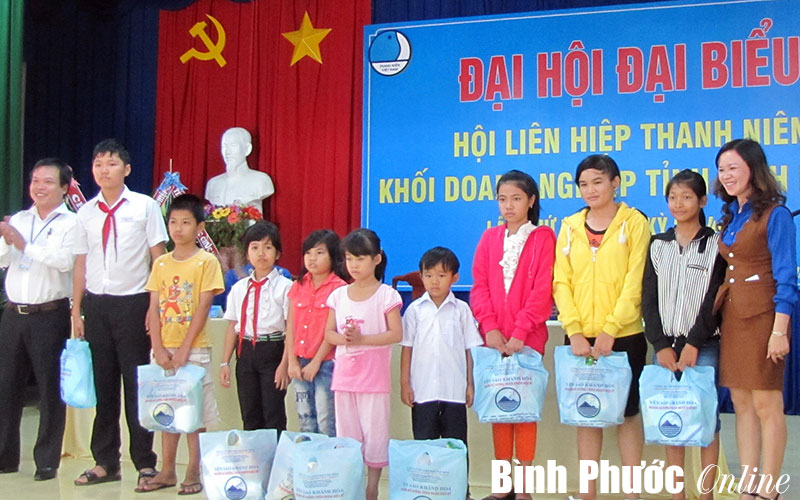 Tuổi trẻ khối doanh nghiệp hướng tới cộng đồng Tuổi trẻ khối doanh nghiệp hướng tới cộng đồng