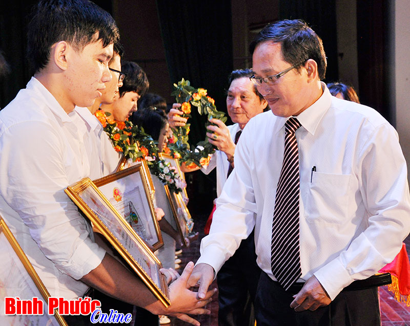 tuyenduong1.jpg
