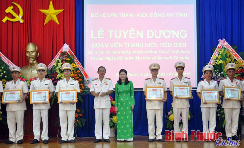 Công an tỉnh tuyên dương 70 đoàn viên, thanh niên tiêu biểu