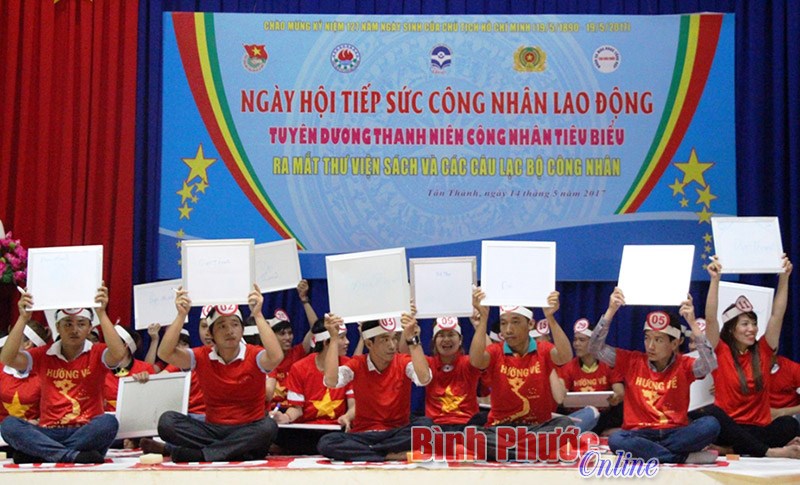 Sôi nổi ngày hội tiếp sức công nhân Sôi nổi ngày hội tiếp sức công nhân