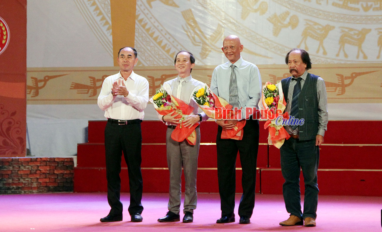 tuyentruyen2.jpg