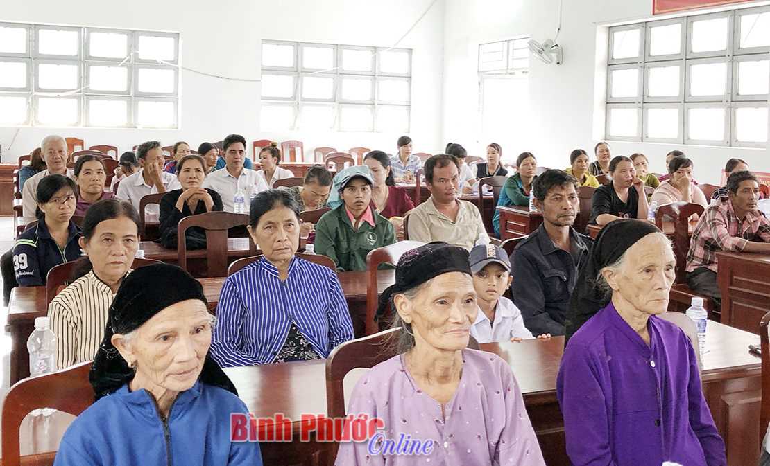 Phổ biến pháp luật và an toàn giao thông cho nhân dân ở biên giới
