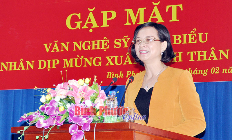 Lãnh đạo tỉnh gặp mặt văn nghệ sĩ tiêu biểu Lãnh đạo tỉnh gặp mặt văn nghệ sĩ tiêu biểu