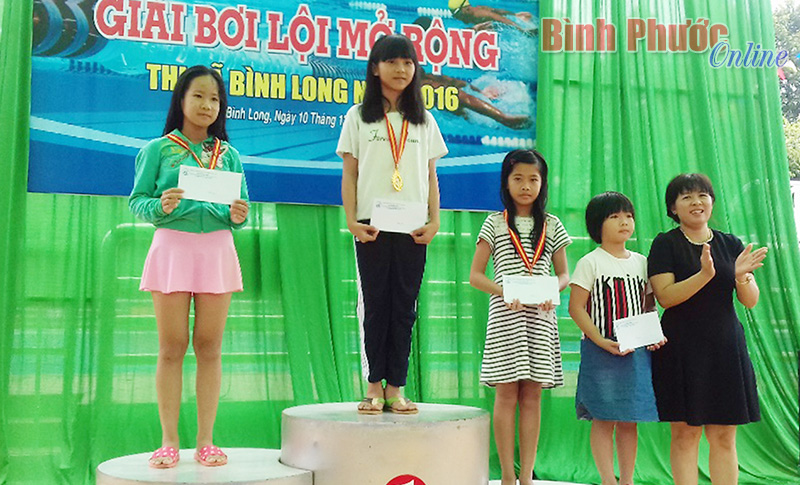 TX. Bình Long tổ chức giải bơi mở rộng lần 1 TX. Bình Long tổ chức giải bơi mở rộng lần 1