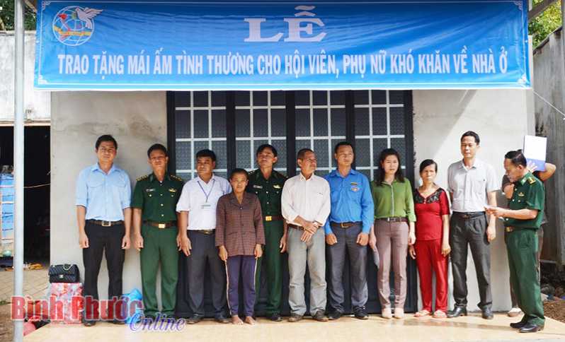 200 lượt người nghèo xã Lộc Thành được khám bệnh, tặng quà