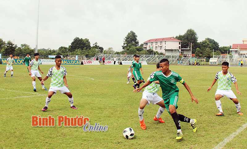 Khai mạc giải bóng đá U13, U15 tỉnh Bình Phước Khai mạc giải bóng đá U13, U15 tỉnh Bình Phước