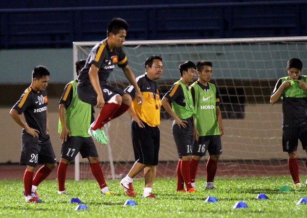 U.23 Việt Nam: Vừa về nước đã xỏ giày ra sân