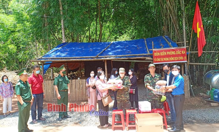Những tấm lòng ủng hộ phòng, chống dịch Covid-19 hướng về biên giới Những tấm lòng ủng hộ phòng, chống dịch Covid-19 hướng về biên giới