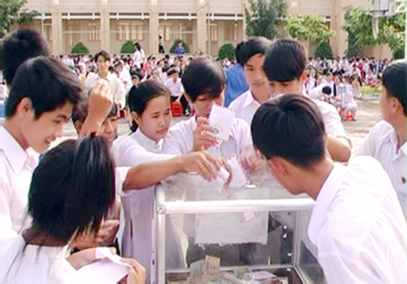 Chơn Thành, Bù Đăng: Ủng hộ đồng bào bão lụt trên 320 triệu đồng Chơn Thành, Bù Đăng: Ủng hộ đồng bào bão lụt trên 320 triệu đồng