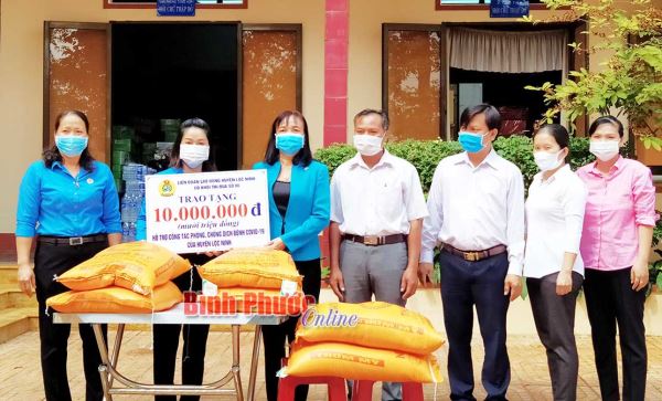 Tiếp nhận nhiều nguồn lực hỗ trợ phòng, chống dịch Covid-19 Tiếp nhận nhiều nguồn lực hỗ trợ phòng, chống dịch Covid-19