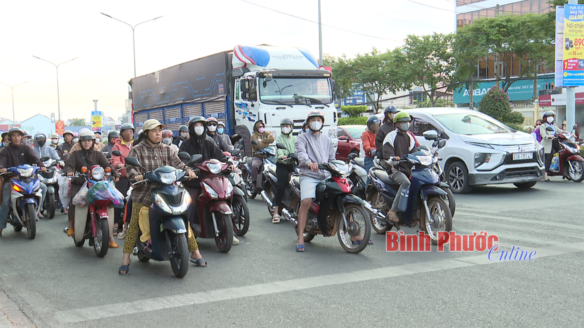 Văn hóa giao thông chuyển biến tích cực Văn hóa giao thông chuyển biến tích cực