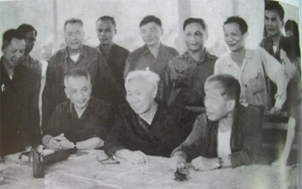 van_tien_dung_nmrv_025444.jpg