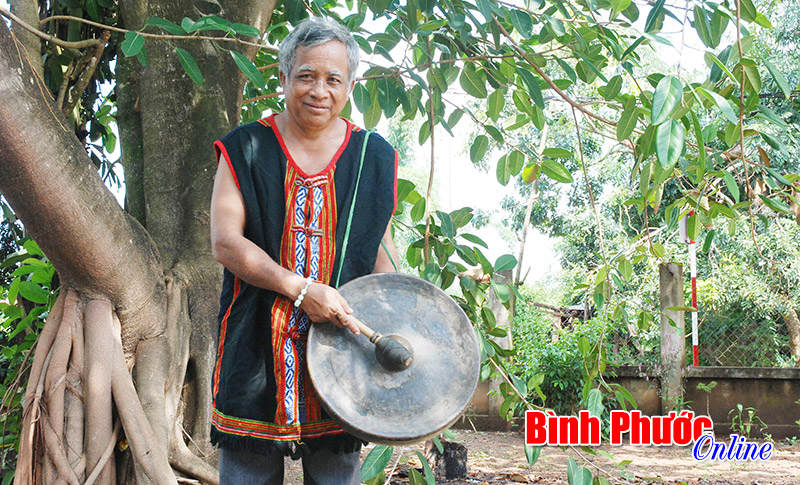 Văn hóa cồng chiêng qua lời kể của ông Điểu Sa Rem Văn hóa cồng chiêng qua lời kể của ông Điểu Sa Rem