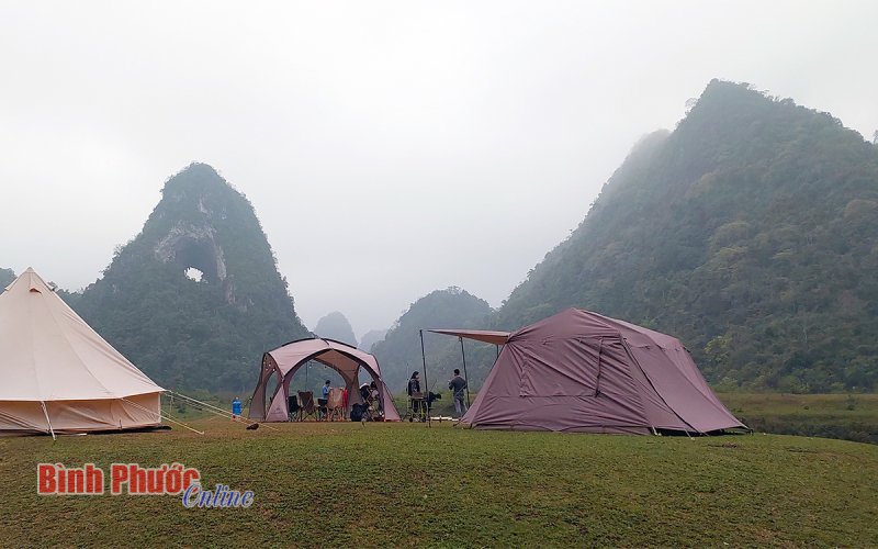 Về nơi cội nguồn cách mạng Về nơi cội nguồn cách mạng