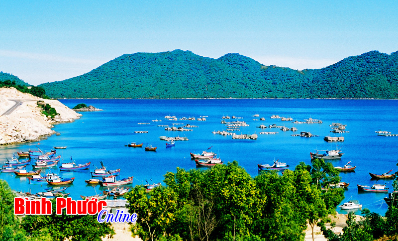 Vẻ đẹp hoang sơ của đảo Hòn Chùa