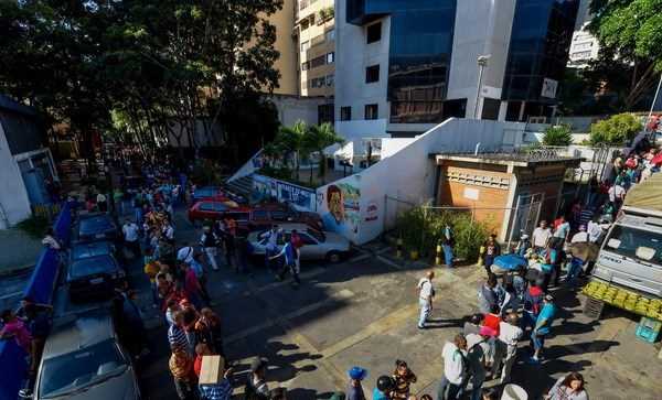 Venezuela bắt giữ hơn 100 đối tượng âm mưu phá hoại kinh tế
