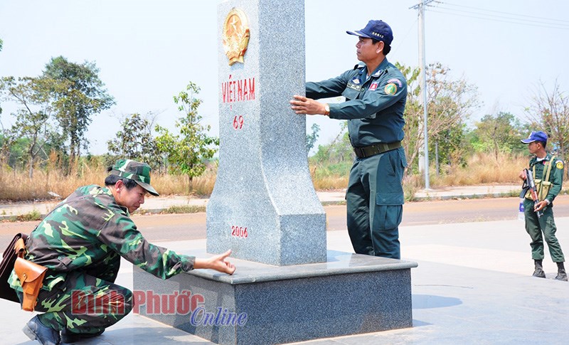Vì biên giới hòa bình, ổn định, hợp tác và phát triển Vì biên giới hòa bình, ổn định, hợp tác và phát triển