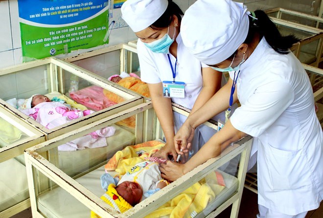 ​Yêu cầu tăng cường tiêm vắcxin viêm gan B cho trẻ sơ sinh