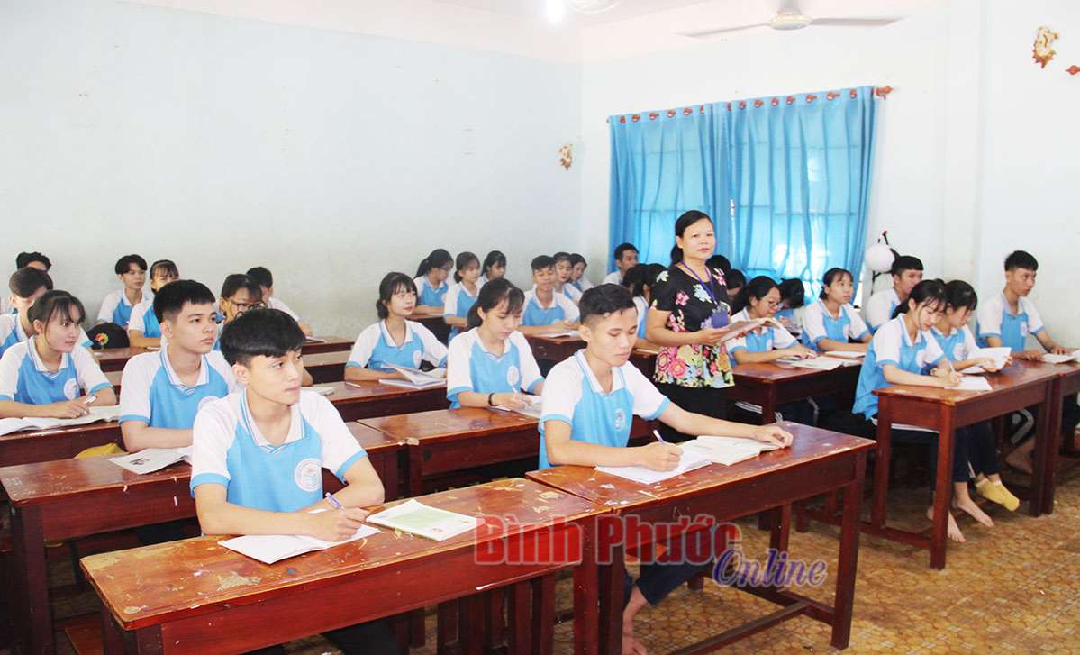 Những “viên phấn vàng” của Trường THPT Nguyễn Huệ Những “viên phấn vàng” của Trường THPT Nguyễn Huệ