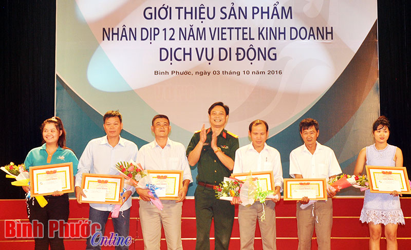 Viettel Bình Phước thực hiện an sinh xã hội 16,2 tỷ đồng Viettel Bình Phước thực hiện an sinh xã hội 16,2 tỷ đồng