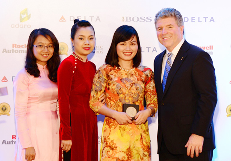 Tổng đài tiếng dân tộc của Viettel nhận giải thưởng quốc tế Stevie Awards 2014